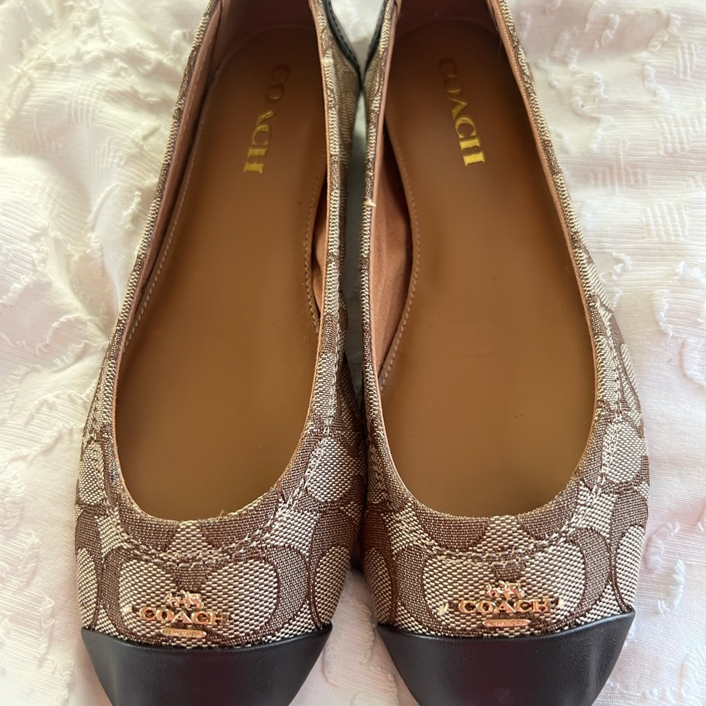 Vintage Coach insignia ballet flats